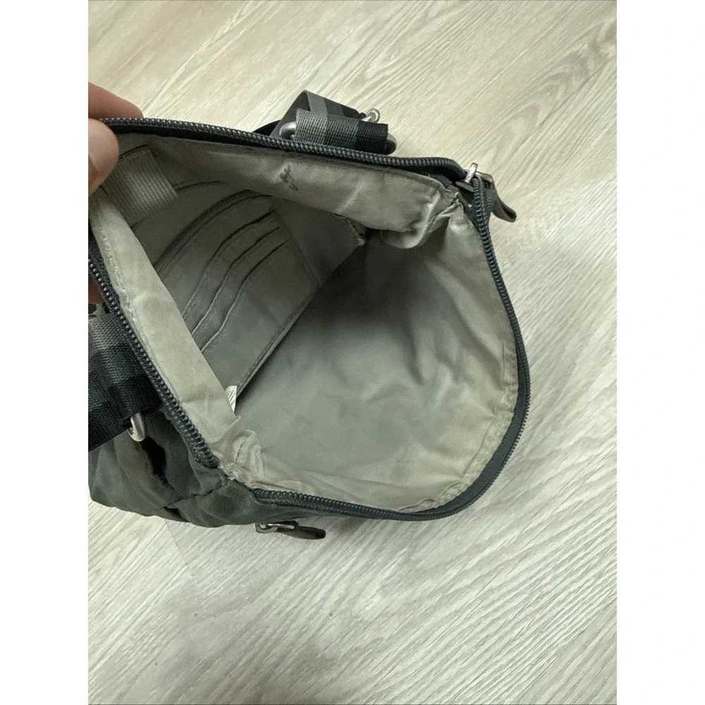 Baggallini crossbody Grey Striped Strap Minimalist Utilitarian Lightweight bag